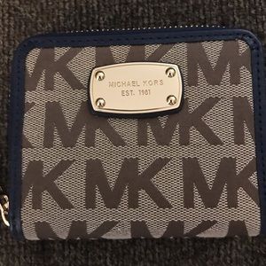 Michael Kors mini wallet